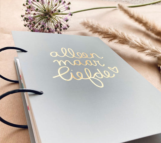 Bewaarbundel | Geboortekaartjes | Alleen maar liefde | Met goudfolie