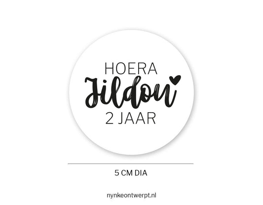 Traktatie sticker Hartje | met naam en leeftijd | Jarig sierlijk | 10 stuks