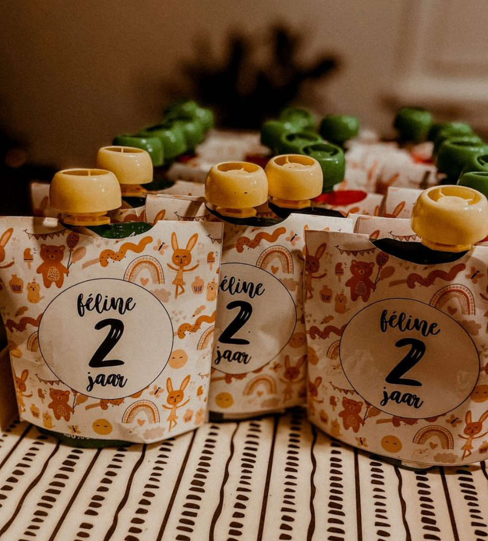 Knijpfruit traktatie | met naam en leeftijd | Rainbow